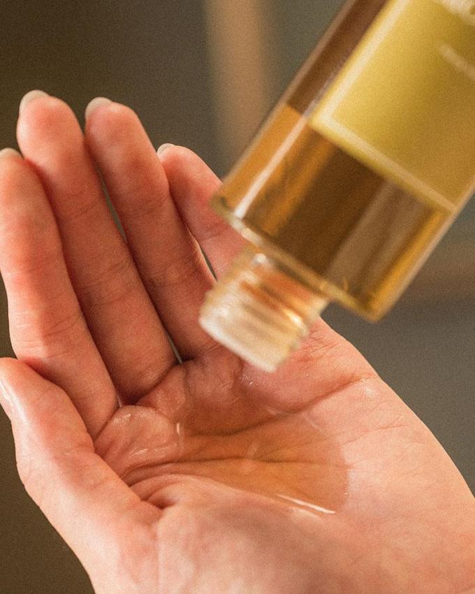 Männliche Mugwort-Extrakt-Serum zur Beruhigung empfindlicher Haut Reduzierung von Rötungen und Hydratation 3